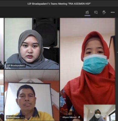 Petugas Penanganan Limbah B3