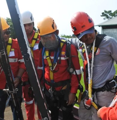 K3 bekerja di ketinggian